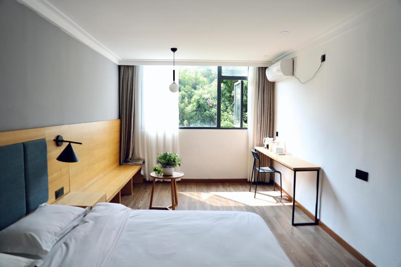 Travel Light Inn Guilin Exterior photo