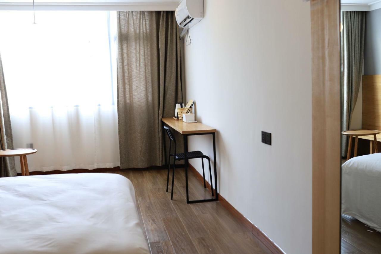 Travel Light Inn Guilin Exterior photo
